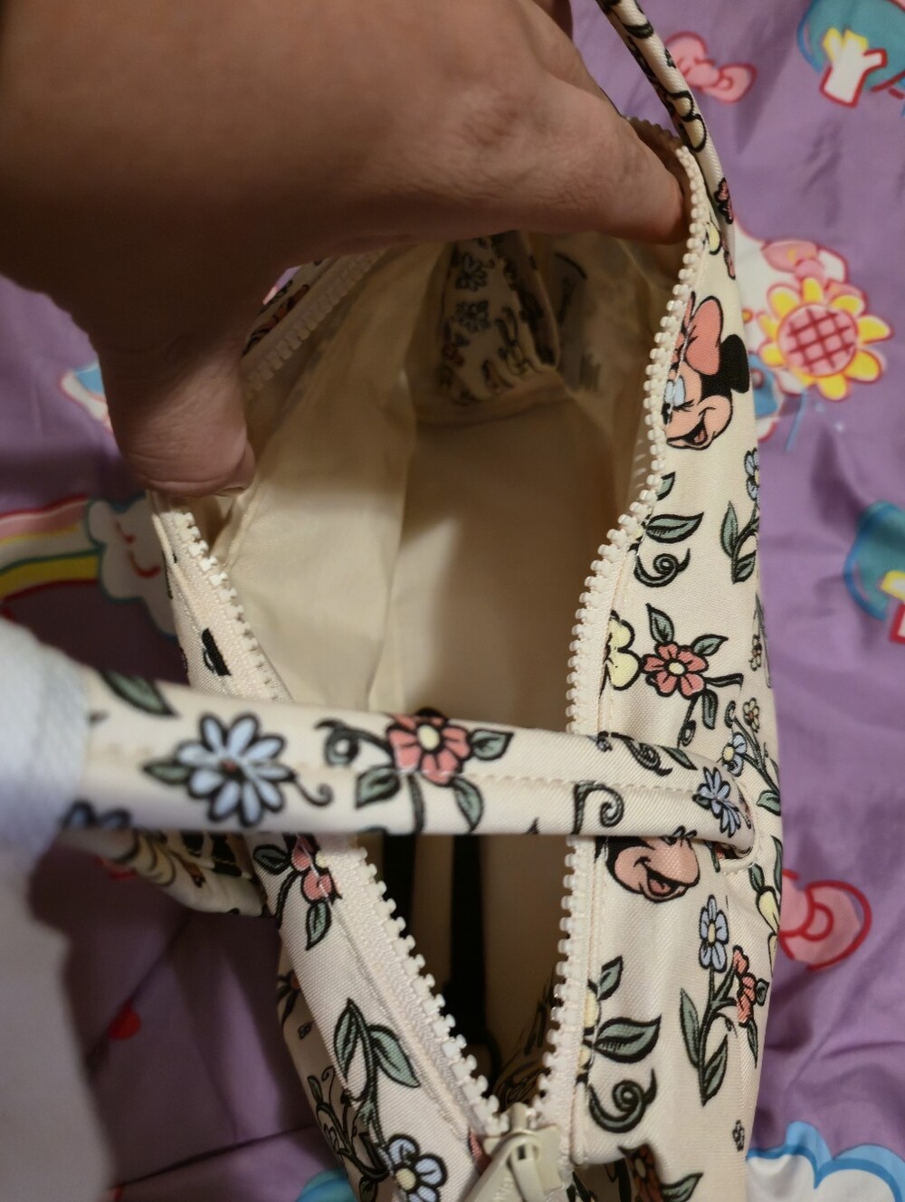 Baggu Mickey And Minnie Bowler - Picture 4 of 5